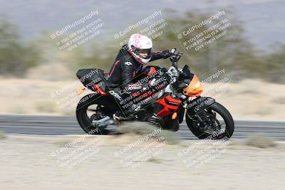 media/Dec-01-2025-Moto Forza (Mon) [[2daa91e15f]]/3-Beginner Group/Session 2 (Turn 7 Inside Pans)/